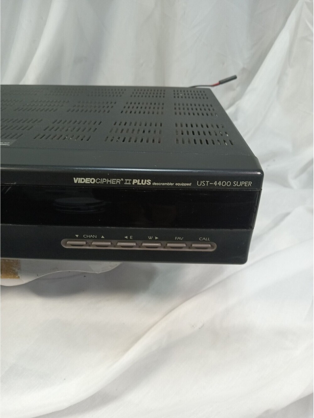 Uniden UST-4400 VideoCipher II Plus Satellite Descrambler